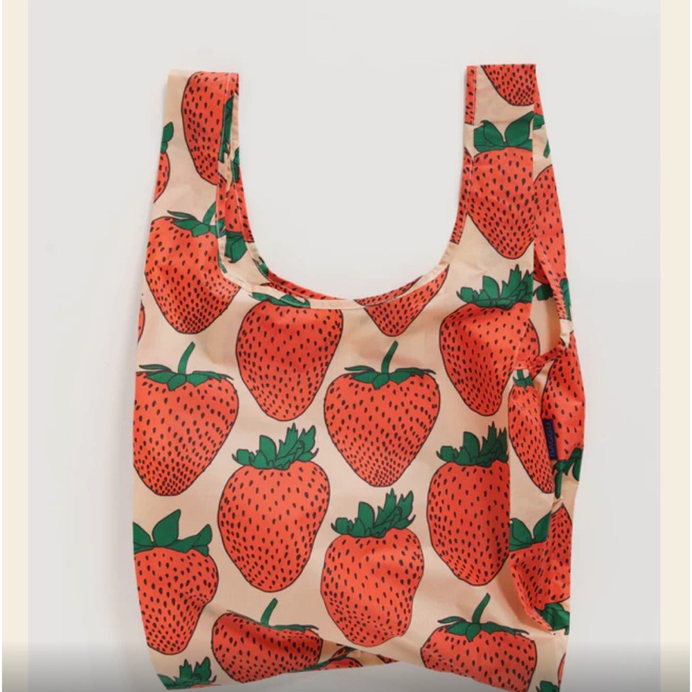BAGGU STANDARD SIZE Strawberry Reusable Bag (Standard) TOTE BAG SOLD OUT